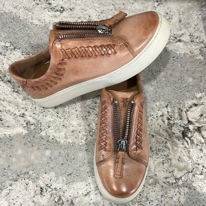 Like new Frye Lena Whip leather sneakers 7.5.